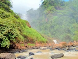 Banyak Air Terjun Cantik di Geopark Ciletuh Sukabumi