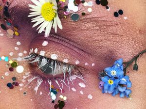 Unik! Tren Riasan Mata Terarium Dari Tumbuh-Tumbuhan Ini Viral