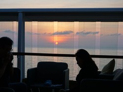 Pesona Temaram Senja Berbagai Negara dari Kapal Pesiar