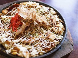 Mau Ngemil Okonomiyaki? Datang Saja ke 4 Tempat Ini