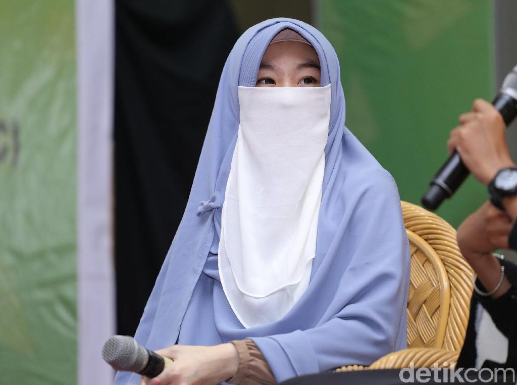 Larissa Chou Tak Masalah Anak Nanti Nikah Muda Seperti Alvin Faiz, Asal... Larissa Chou Tak Masalah Anak Nanti Nikah Muda Seperti Alvin Faiz, Asal...