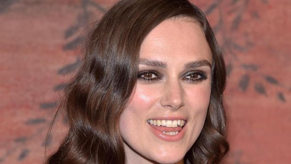 7 Artis Menolak Veneer Gigi Meskipun Giginya Tidak Rapi