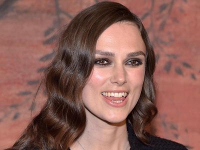 7 Artis Menolak Veneer Gigi Meskipun Giginya Tidak Rapi