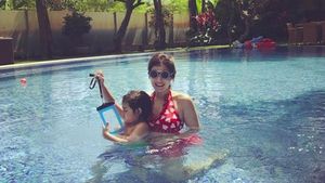 The Hot Mahmud, Carissa Putri Basah-basahan Liburan di Bali