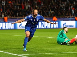 Dua Gol Higuain Menangkan Juventus atas Monaco