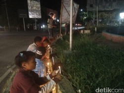 Komunitas Warga di Kupang Gelar Aksi Lilin untuk Ahok