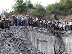35 Orang Tewas Akibat Ledakan di Tambang Batubara Iran