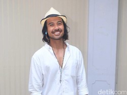 Ciee...Chicco Jerikho dan Putri Marino Rayakan Tahun Baru Bareng