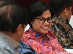 Sri Mulyani Tuangkan Kebahagiaan di Atas Kertas