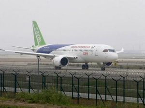 China Uji Terbang Pesawat Saingan Airbus dan Boeing China Uji Terbang Pesawat Saingan Airbus dan Boeing