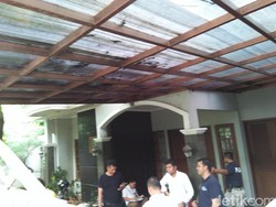 Begini Suasana Rumah Jazuli Pasca Insiden Kaca Rumah Dilubangi