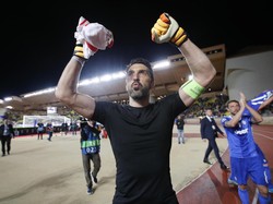 Buffon Tak Pernah Menolak Bertukar Jersey, Ini Alasannya