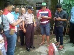 Nenek 70 Tahun Ini Kaget Temukan Mayat Bayi di Dalam Kantong Plastik