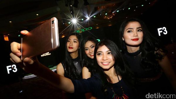 Intim dengan Pakar Selfie Teranyar Oppo F3