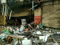 Polisi Dalami Sebab Kebakaran di Kawasan Blok M