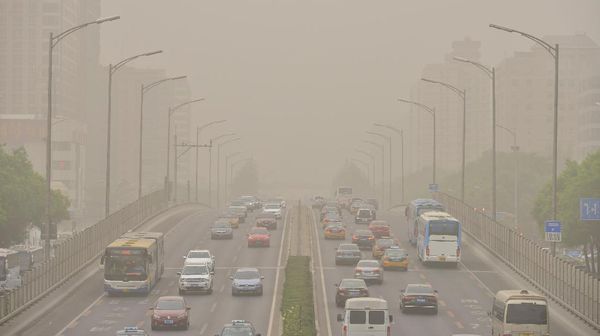 Badai Debu Melanda China