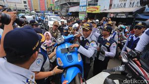 Penertiban Parkir Liar dan PKL di Tanah Abang
