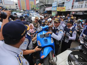 Penertiban Parkir Liar dan PKL di Tanah Abang
