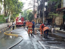 Kebakaran Restoran di Blok M Padam, Petugas Lakukan Pendinginan
