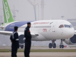 Harga Pesawat Buatan China C919 Setengah Airbus dan Boeing