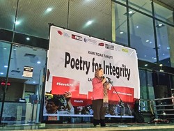 Lawan Pelemahan KPK, Aktivis Gelar Aksi Baca Puisi