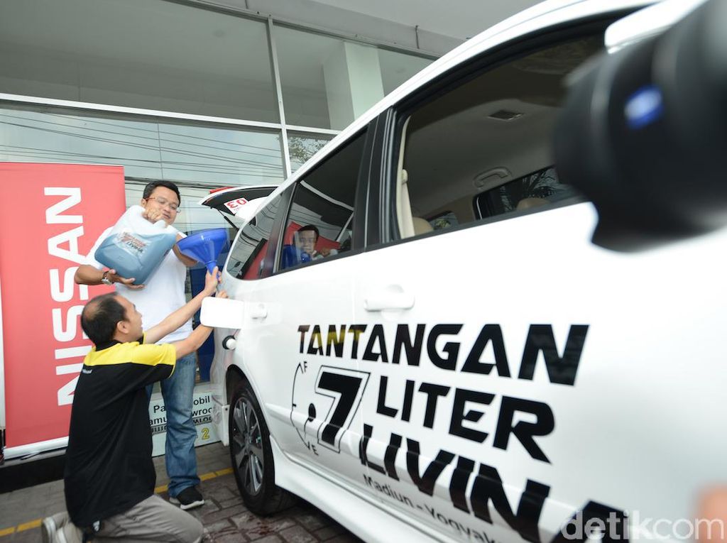 Modal 7 Liter Bensin, Mampukah Grand Livina Tempuh 137 Km? Modal 7 Liter Bensin, Mampukah Grand Livina Tempuh 137 Km?