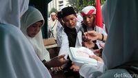 Dapur Umum ini Sediakan Makanan Gratis untuk Peserta Aksi 55
