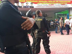 Di Tengah Kepungan Polisi-TNI, Ada Tahanan yang Nekat Hendak Kabur