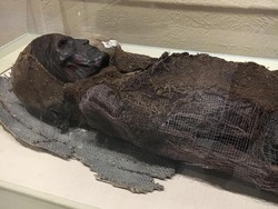 Foto Bareng Mumi di China, Berani Nggak?