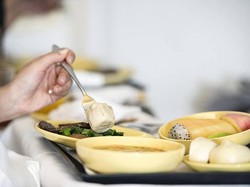 Minta Sajian Bebas Gluten, Penumpang Pesawat Ini Hanya Diberi Pisang