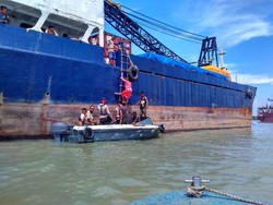 Dievakuasi Polisi, Awak KM Asia Prima I Selamat dan Sehat