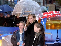 Perdana Jadi Model, Putri Kate Moss Jadi Kontroversi