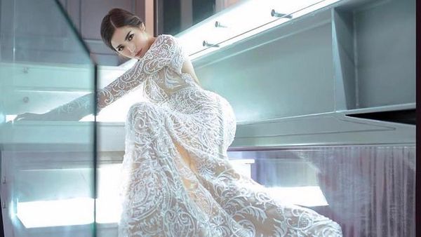 White Lady! Jessica Iskandar Cantiknya Nyata