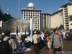 Massa Aksi GNPF 55 Sudah Penuhi Kawasan Masjid Istiqlal