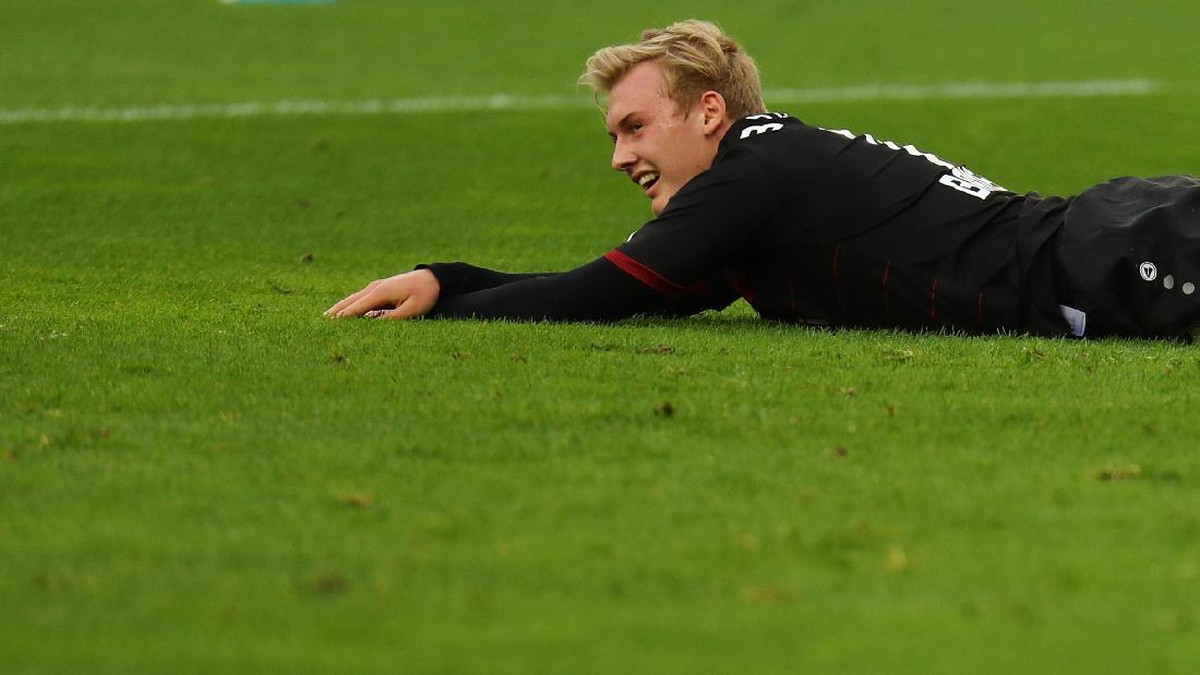 Pemain baru Borussia Dortmund, Julian Brandt. (Foto: Kai Pfaffenbach/REUTERS)