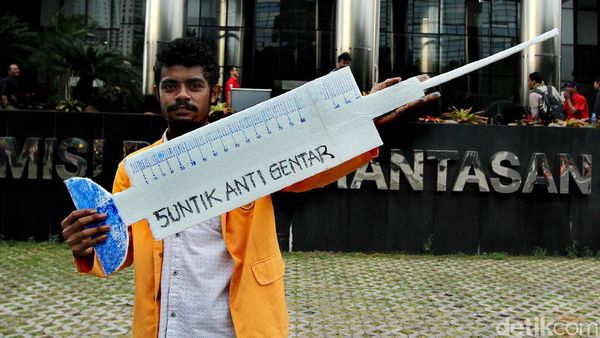 Obat Kuat dan Suntikan Anti Gentar untuk KPK