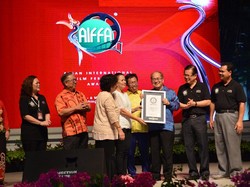 Film Istirahatlah Kata-kata dan Ziarah Bersinar di AIFFA 2017
