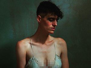 Penampilan Model Ini Bikin Bingung Netizen, Pria atau Wanita?