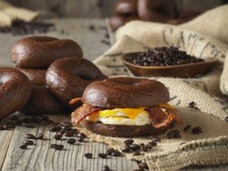 Ini Dia Bagel Pertama di Dunia dengan Citarasa Kopi