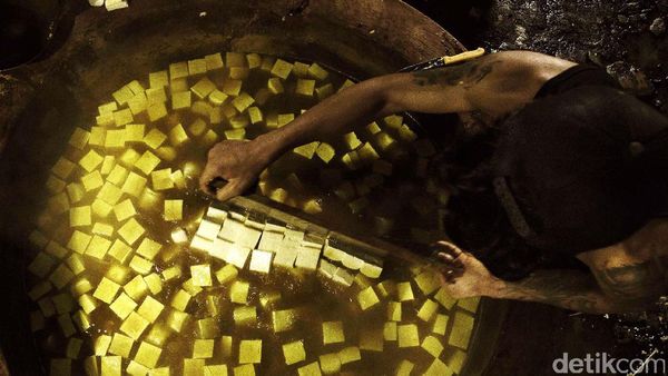 Melihat Produksi Tahu Nikmat Rasa