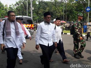 Massa Aksi 55 Mendekat ke MA, Utusan Sampaikan Tuntutan Massa Aksi 55 Mendekat ke MA, Utusan Sampaikan Tuntutan