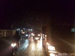 Sungai Pakenjeng Meluap, Jalan Serang-Pandeglang Sempat Terputus