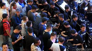 Begini Antrean Pembeli Samsung Galaxy S8 dan S8+