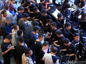 Begini Antrean Pembeli Samsung Galaxy S8 dan S8+