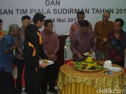 Rayakan HUT PBSI, Wiranto Juga Lepas Tim Piala Sudirman 2017