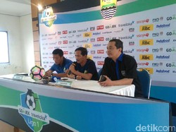 Menjamu Persipura, Persib Bertekad Jaga Tren Positif