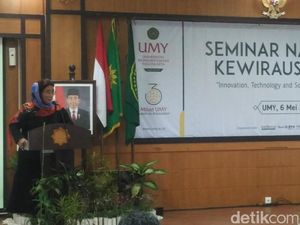 Menteri Susi: Banyak Kapal Asing Mencuri Satwa Dilindungi Menteri Susi: Banyak Kapal Asing Mencuri Satwa Dilindungi