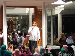 Dua Doa yang Selalu Dipanjatkan Sandiaga Setiap Salat