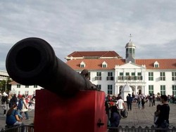 Nggak Mesum, Ini Lo Arti Jempol Kejepit Meriam Si Jagur