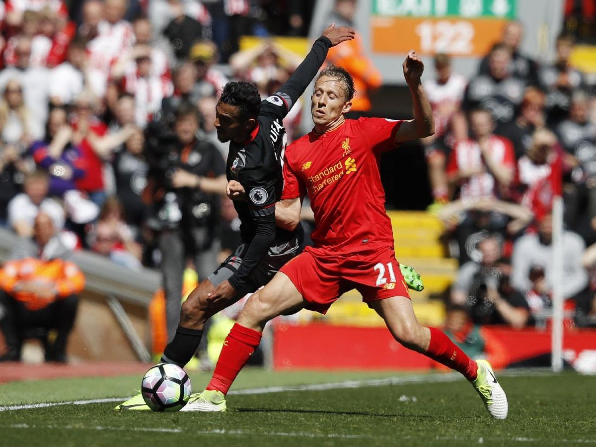 Aksi Lucas Leiva dalam laga Liverpool melawan Southampton. (Foto: Reuters / Phil Noble Livepic)